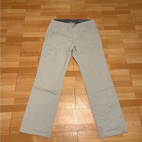 AG Adriano Goldschmied Khaki Straight Chinos classic minimalist cotton 33 gray